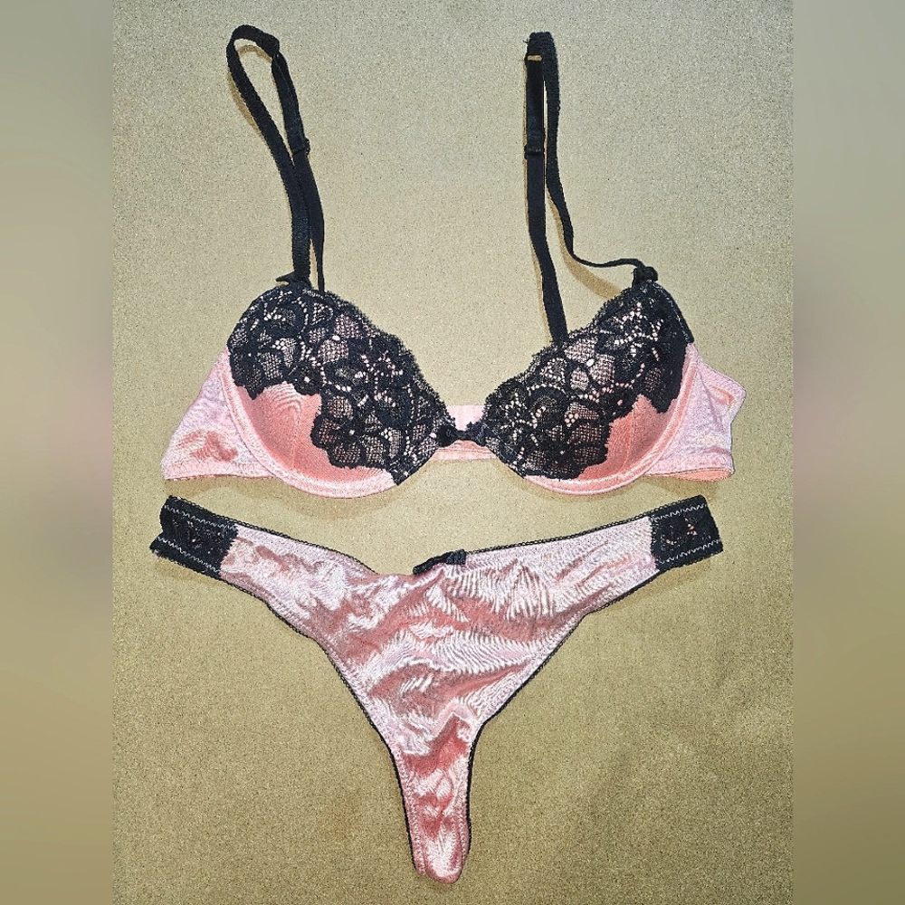 Parisian Pink & Black Bra and Panty Set + Bonus Gift ( New No Tag)